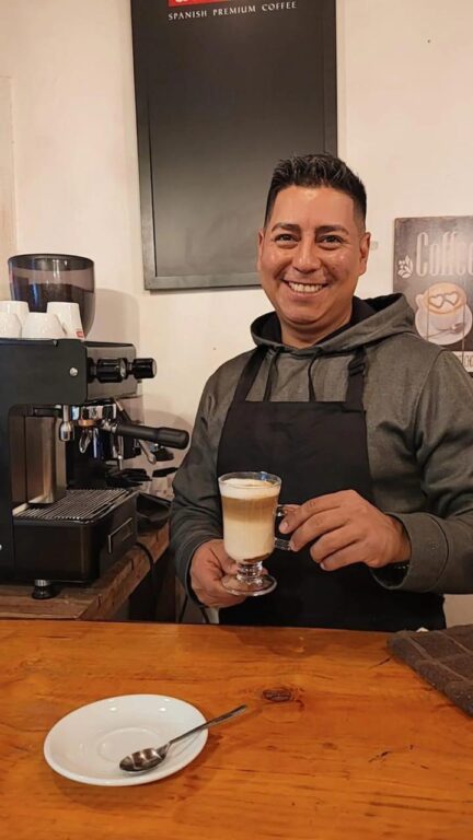 Conoce A Rafael Francisco Mora Machuca, Emprendedor Maulino Y Fundador De “Café Teno Donuts”