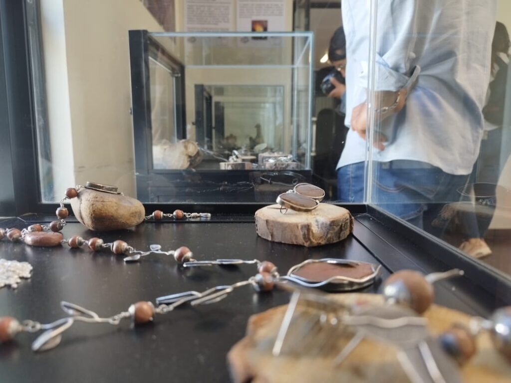 Taller El Recobre: Joyas Que Capturan La Esencia Natural Del Maule